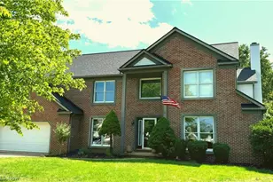 242 Ravenshollow Dr, Cuyahoga Falls, OH 44223 - Photo 1