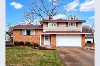7706 E Linden Lane, Parma, OH 44130 - Photo 1