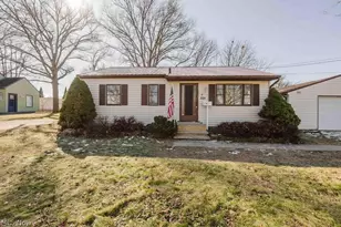 524 Jefferson Ave, Barberton, OH 44203 - Photo 1