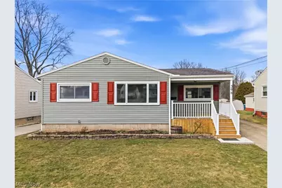 396 Elizabeth Street, Hubbard, OH 44425 - Photo 1