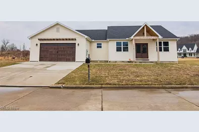 236 Crown Manor Circle, Mineral Wells, WV 26150 - Photo 1