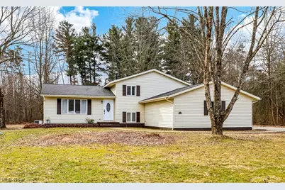 2829 Tibbetts Wick Road, Hubbard, OH 44425 - Photo 1