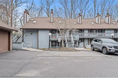 515 Meredith Lane #2A, Cuyahoga Falls, OH 44223 - Photo 1