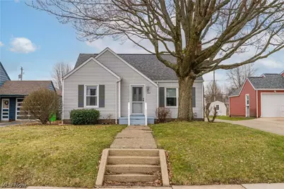 2464 S Freedom Avenue, Alliance, OH 44601 - Photo 1