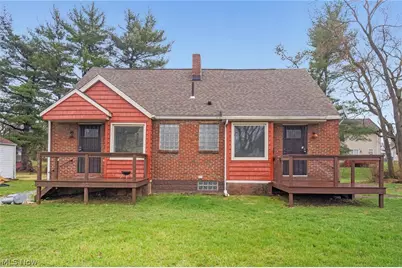 442 Fenton Avenue NE, Canton, OH 44704 - Photo 1
