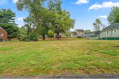 442 Fenton Avenue NE, Canton, OH 44704 - Photo 17