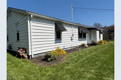486 E Clark Street, East Palestine, OH 44413 - Photo 1