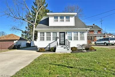 1525 Elm Road NE, Warren, OH 44483 - Photo 1