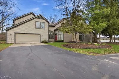 424 N Bayshore Drive #3, Columbiana, OH 44408 - Photo 1
