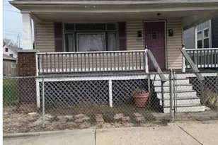 2083 W 42nd St, Loveland, OH 44113 - Photo 1