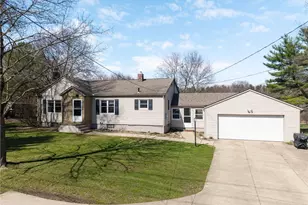 2427 Wadsworth Rd, Norton, OH 44203 - Photo 1