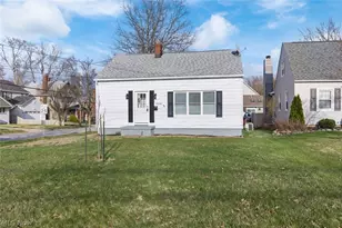 3041 Hudson Dr, Cuyahoga Falls, OH 44221 - Photo 1