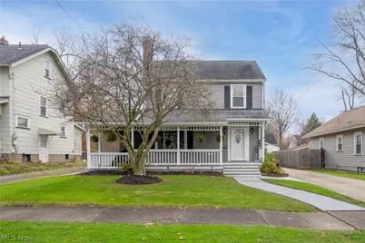 1524 Hollywood Street NE, Warren, OH 44483 - Photo 1