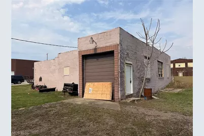 519 Hartung Place NE, Canton, OH 44704 - Photo 1