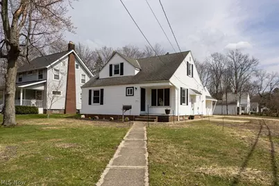1639 Edgefield Road, Lyndhurst, OH 44124 - Photo 1