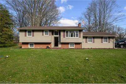 10770 Dot Avenue NE, Alliance, OH 44601 - Photo 1