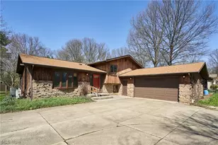 3574 Antoinette Dr, Cuyahoga Falls, OH 44223 - Photo 1