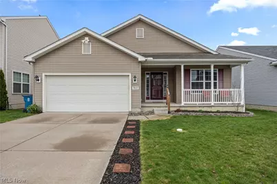 3822 Parkside Circle E, Lorain, OH 44053 - Photo 1