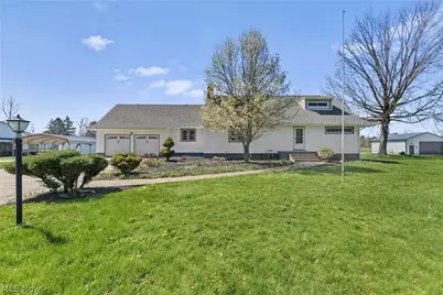 4423 Broadway Avenue NE, Louisville, OH 44641 - Photo 1