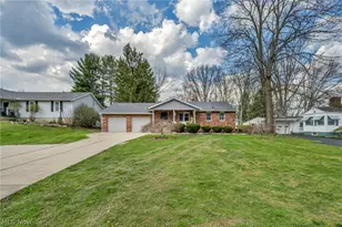 927 Eastwood Ave, Tallmadge, OH 44278 - Photo 1