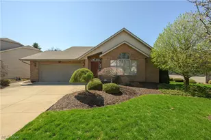 900 Cordova Dr, Barberton, OH 44203 - Photo 1