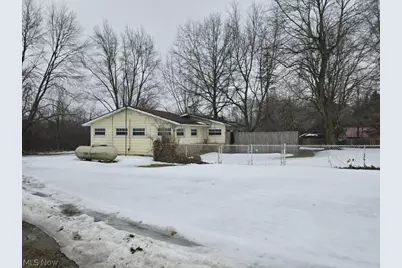 6547 Highland Avenue SW, Warren, OH 44481 - Photo 1