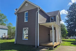 438 N 9th St, Coshocton, OH 43812 - Photo 1