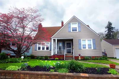 345 Roslyn Avenue NW, Canton, OH 44708 - Photo 1
