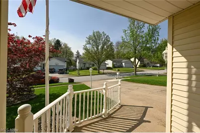 923 Elizabeth Court, Cuyahoga Falls, OH 44221 - Photo 1