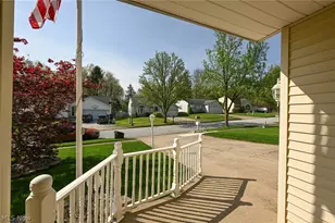 923 Elizabeth Ct, Cuyahoga Falls, OH 44221 - Photo 1