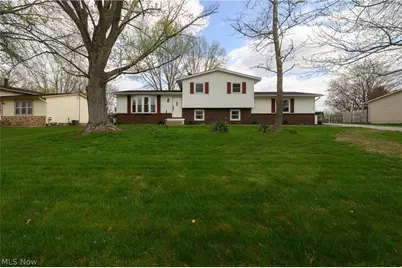 11490 Peach Glen Avenue NW, Uniontown, OH 44685 - Photo 1