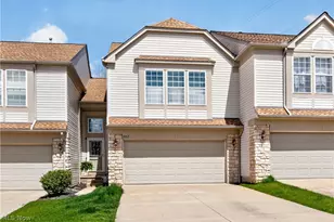1557 N Yorkshire Dr, Grandview Heights, OH 44147 - Photo 1