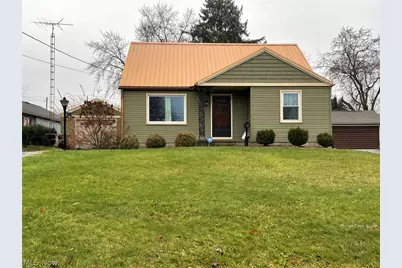 809 Lakeview Avenue NW, Canton, OH 44708 - Photo 1