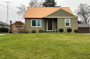 809 Lakeview Ave NW, Canton, OH 44708 - Photo 1