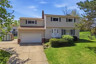 1876 Laurel Dr, Twinsburg, OH 44087 - Photo 1