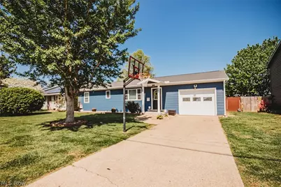 1586 Gene Street, Belpre, OH 45714 - Photo 1