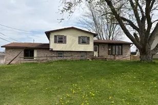 7398 Shisler St NE, Canton, OH 44721 - Photo 1