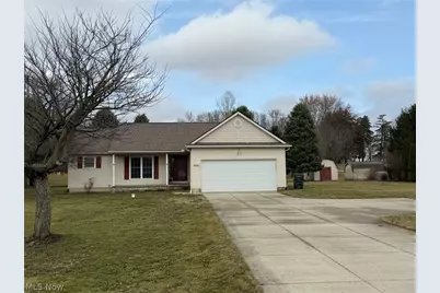 6561 Swamp Street NE, Hartville, OH 44632 - Photo 1