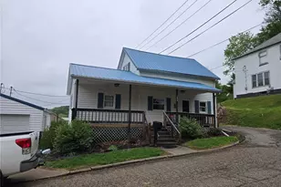 246 N 5th St, McConnelsville, OH 43756 - Photo 1