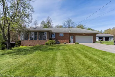 7903 E Liberty Street, Hubbard, OH 44425 - Photo 1