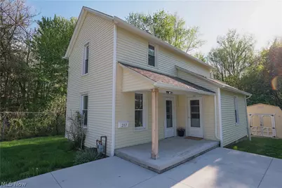217 E Bergey Street, Wadsworth, OH 44281 - Photo 1