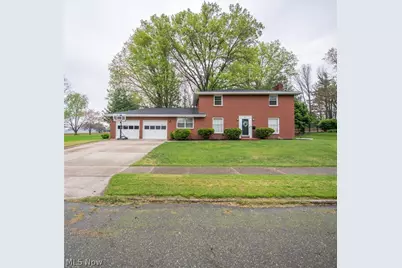 827 E 5th Street, Dover, OH 44622 - Photo 1