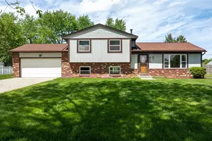 913 Sherwood Dr, Macedonia, OH 44056 - Photo 1