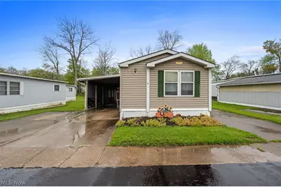 6 Laverne Lane, Chardon, OH 44024 - Photo 1
