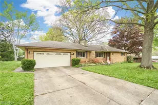 639 N Azalea Blvd, Barberton, OH 44203 - Photo 1