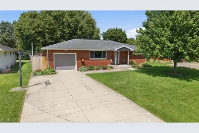 803 Westview Drive, Belpre, OH 45714 - Photo 1