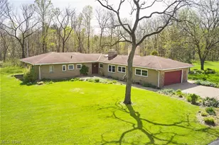 3288 Spring Valley Rd, Akron, OH 44333 - Photo 1
