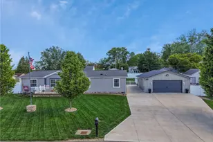 920 Leonard Ave, Zanesville, OH 43701 - Photo 1