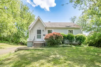 1706 31st Street NW, Canton, OH 44709 - Photo 1