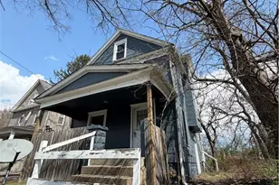 977 Raymond St, Akron, OH 44307 - Photo 1